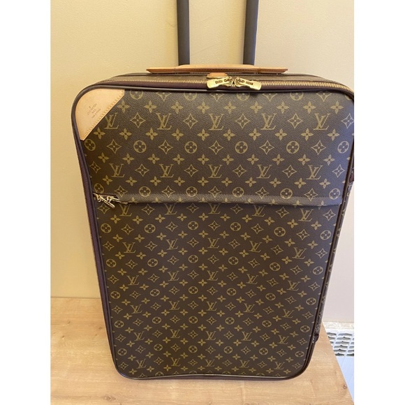 Authentic Louis Vuitton pegase 70 monogram - Picture 2 of 9